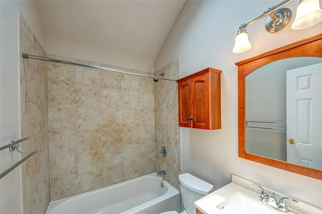 40 Robert Street Babylon NY 11702