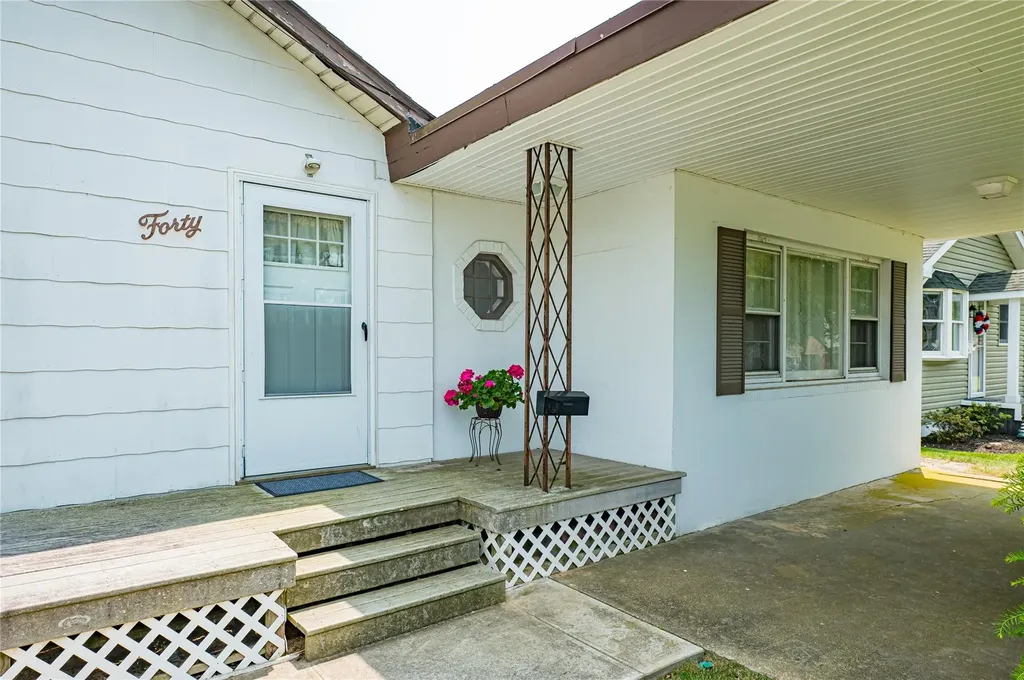 40 Robert Street Babylon NY 11702