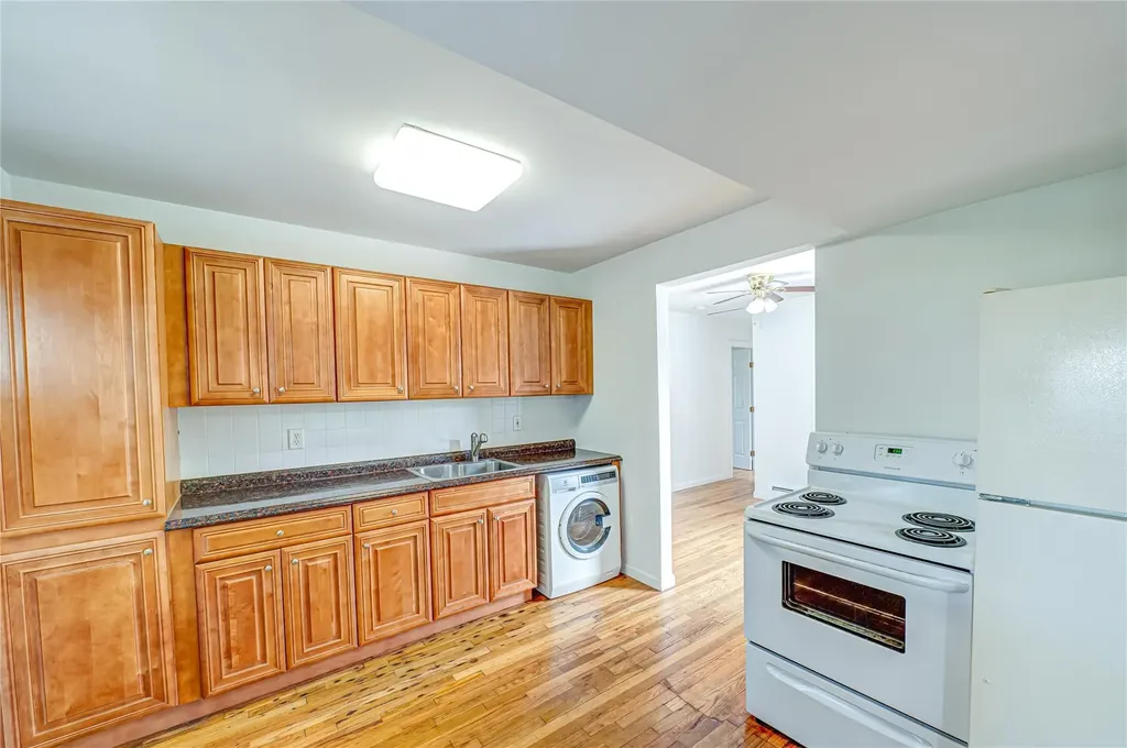 40 Robert Street Babylon NY 11702