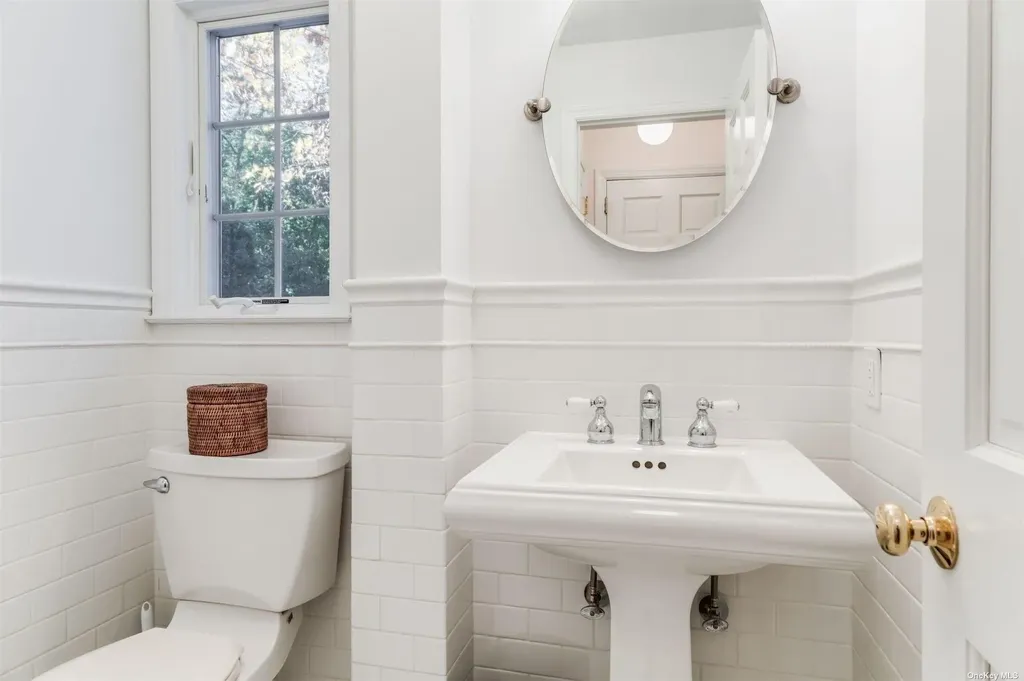 85 Weir Lane Locust Valley NY 11560
