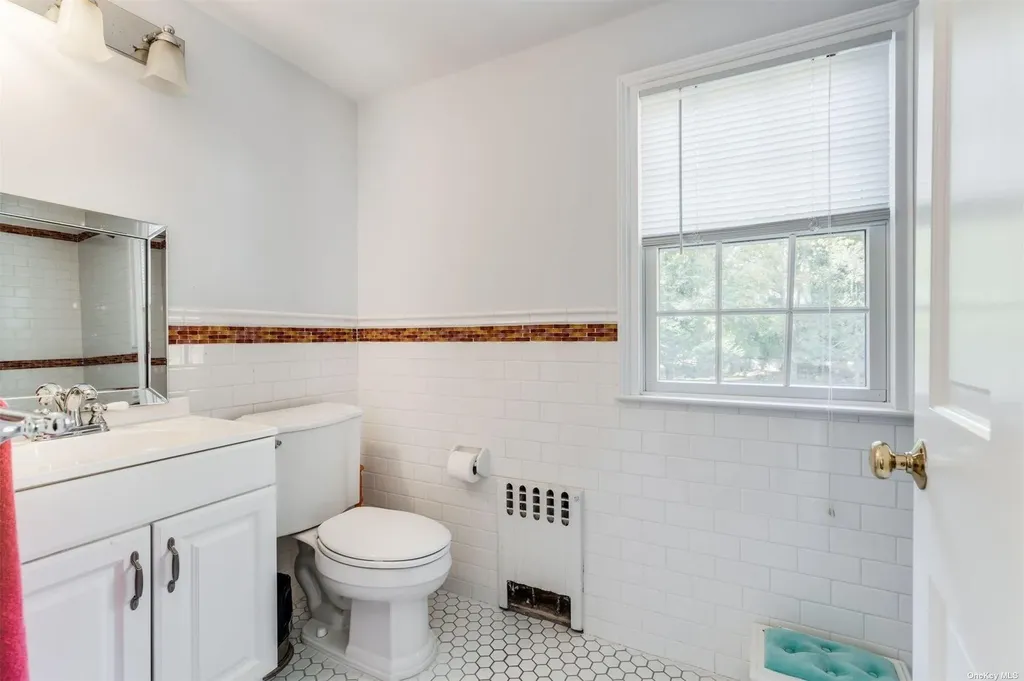 85 Weir Lane Locust Valley NY 11560