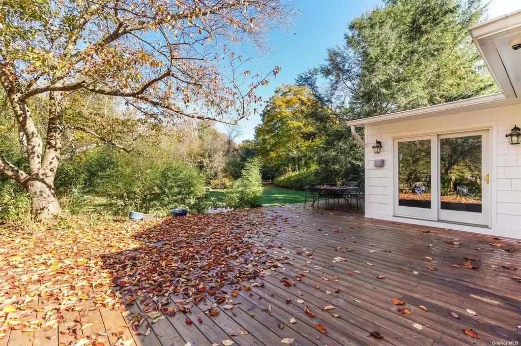 85 Weir Lane Locust Valley NY 11560