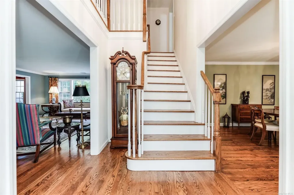 85 Weir Lane Locust Valley NY 11560