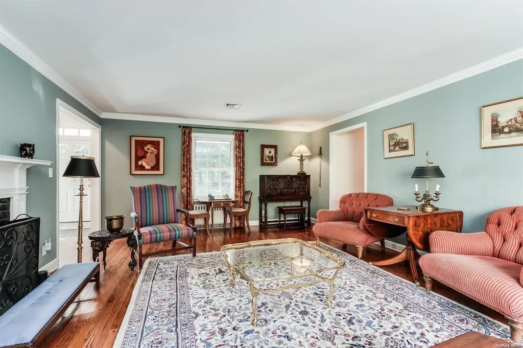 85 Weir Lane Locust Valley NY 11560