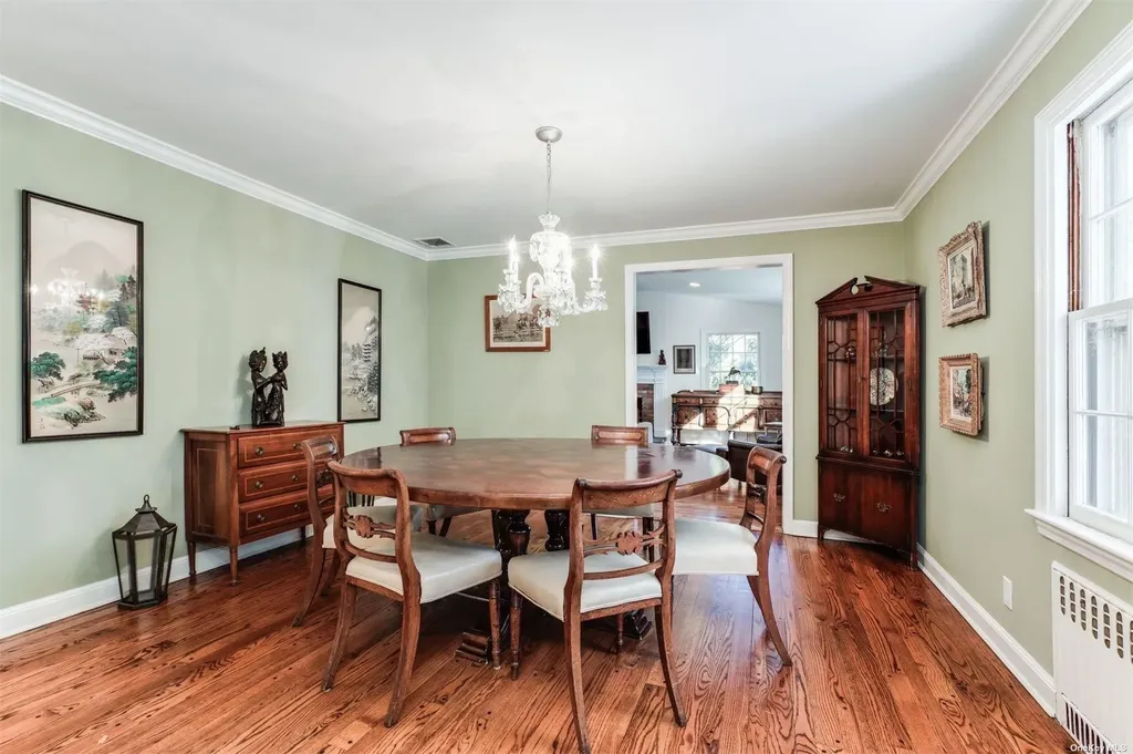 85 Weir Lane Locust Valley NY 11560