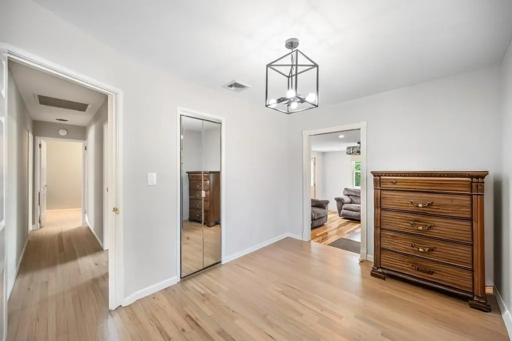 220 Farhan Lane North Babylon NY 11703