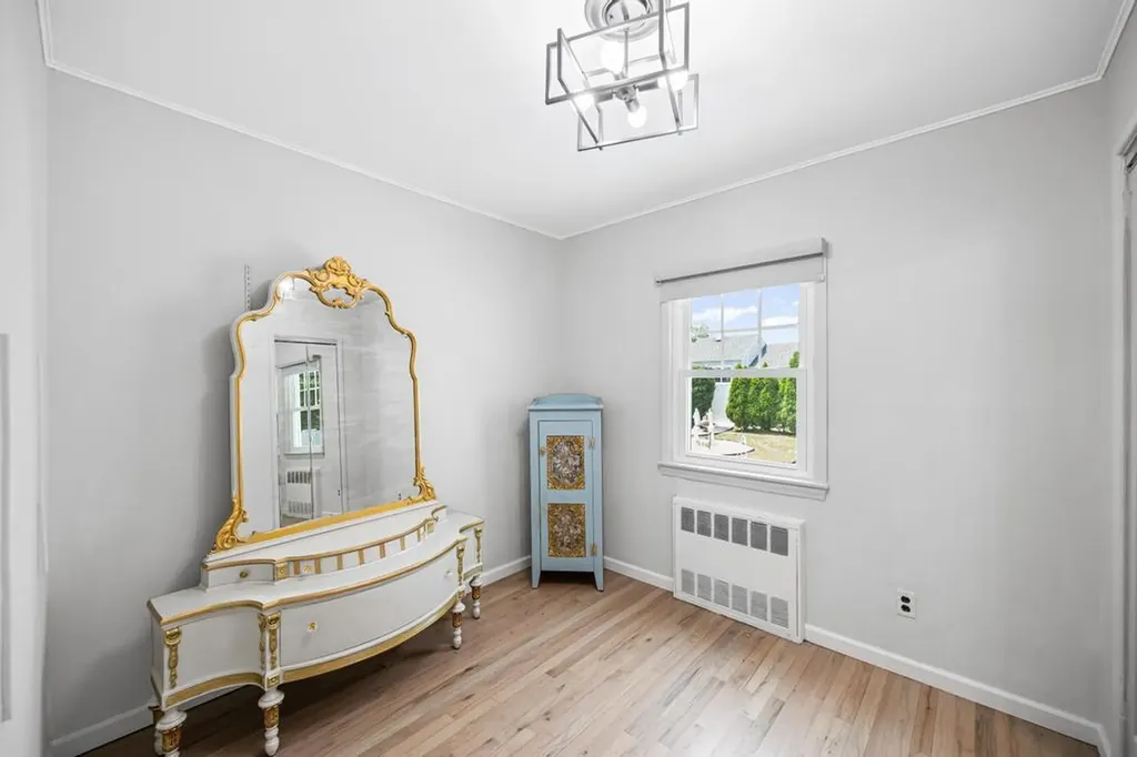 220 Farhan Lane North Babylon NY 11703