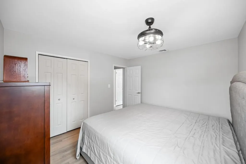 220 Farhan Lane North Babylon NY 11703