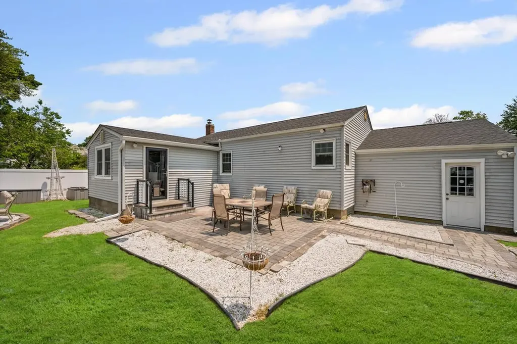220 Farhan Lane North Babylon NY 11703