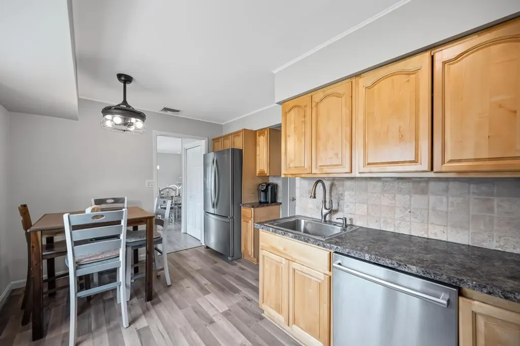 220 Farhan Lane North Babylon NY 11703