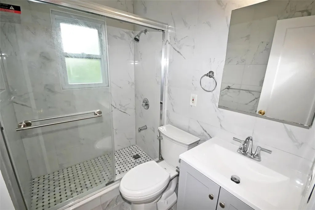 57 Netherwood Drive Albertson NY 11507