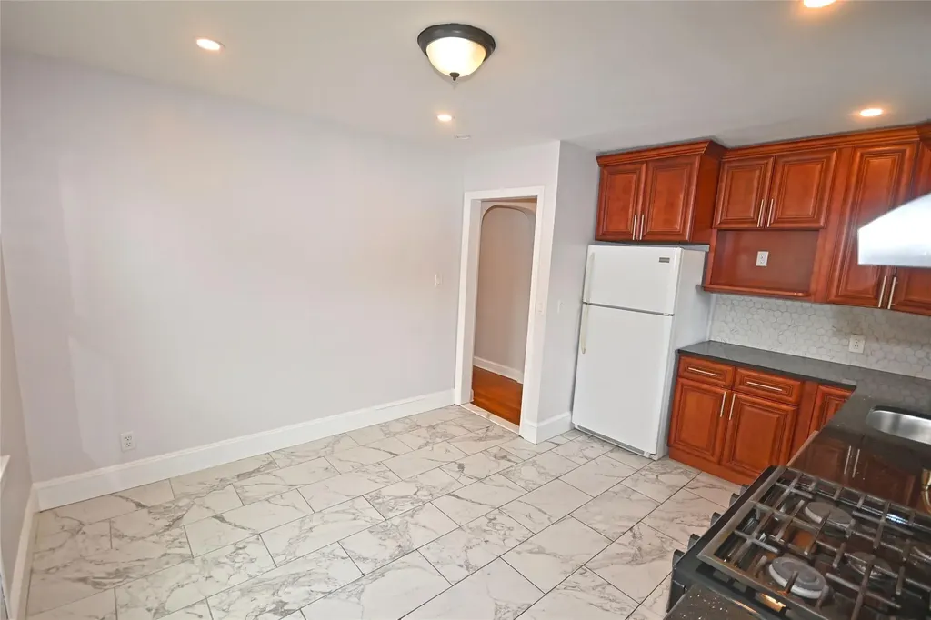 57 Netherwood Drive Albertson NY 11507