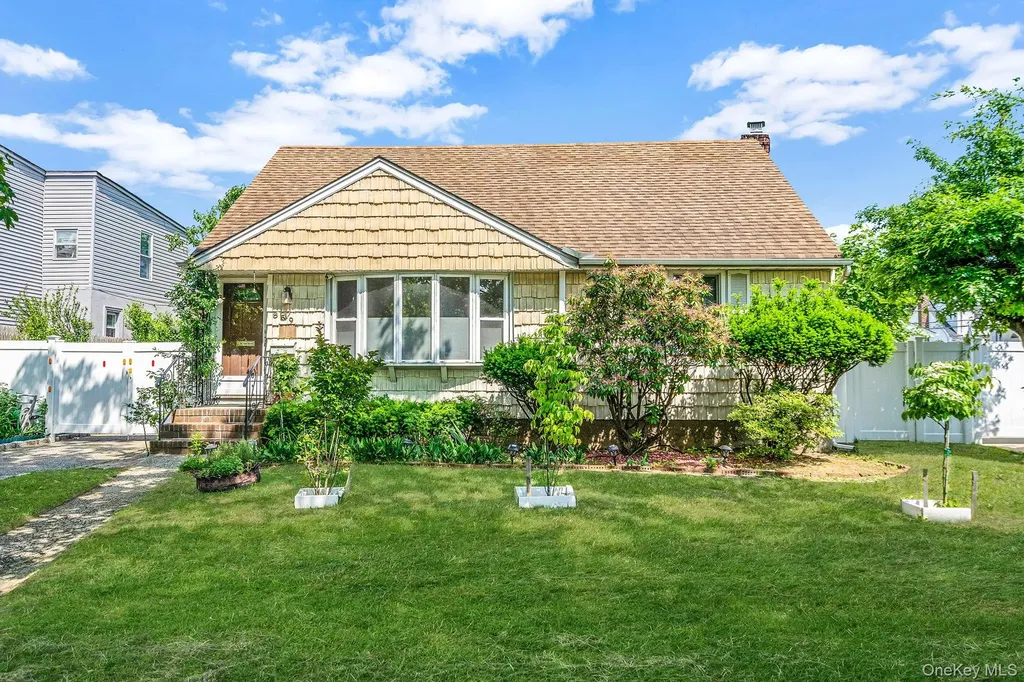859 Franklin Avenue Valley Stream NY 11580