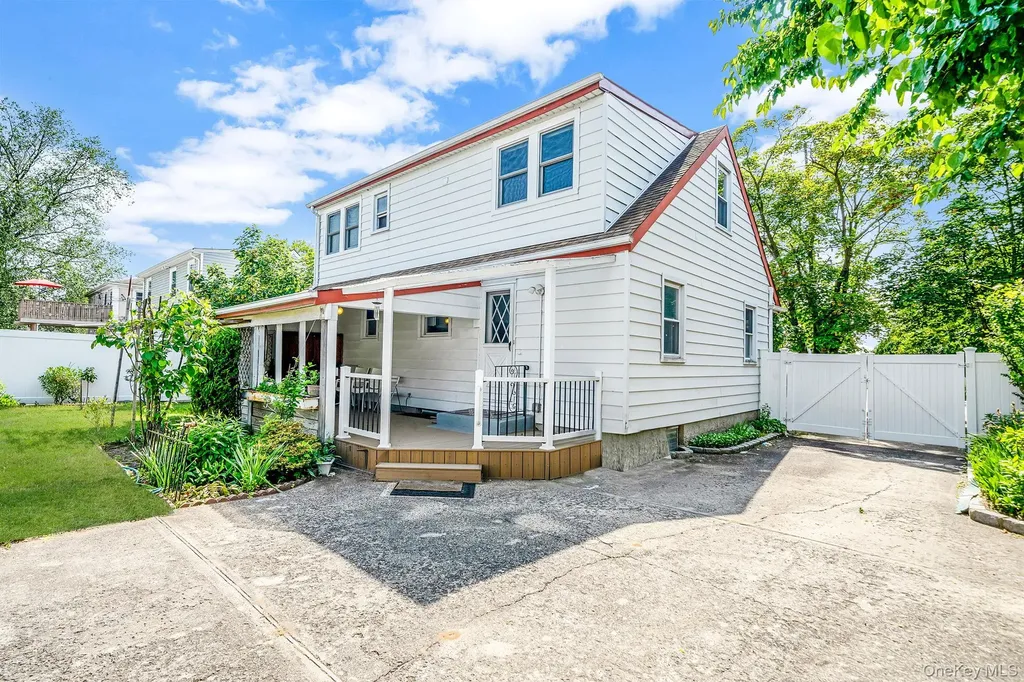 859 Franklin Avenue Valley Stream NY 11580