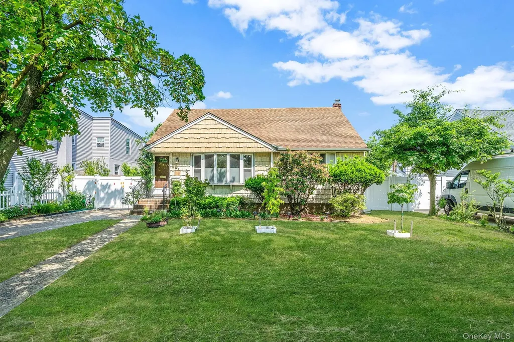 859 Franklin Avenue Valley Stream NY 11580