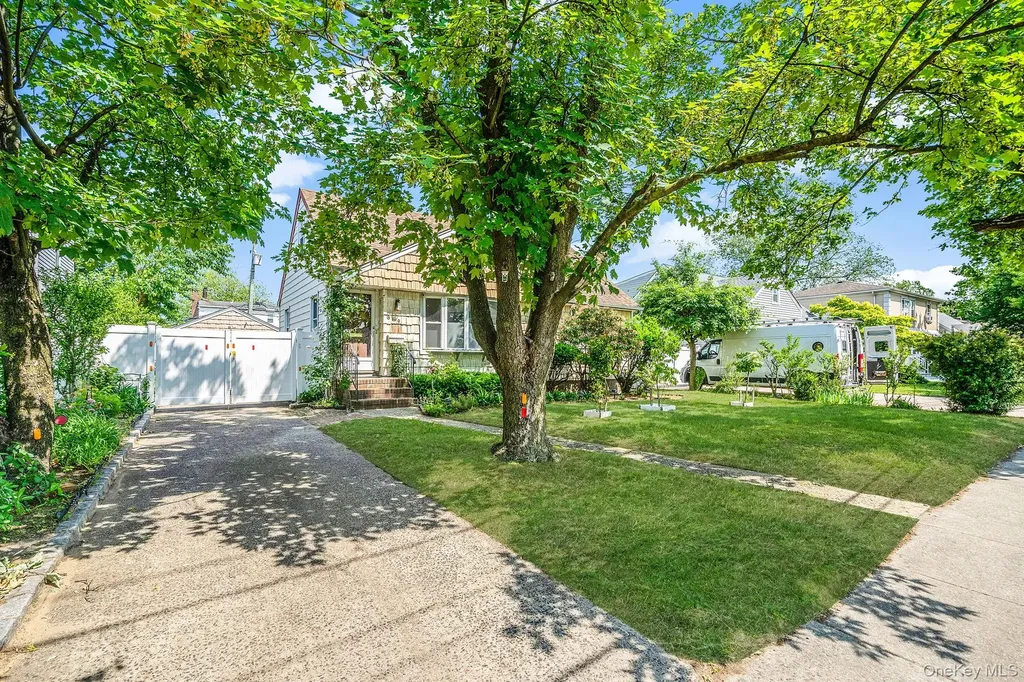 859 Franklin Avenue Valley Stream NY 11580