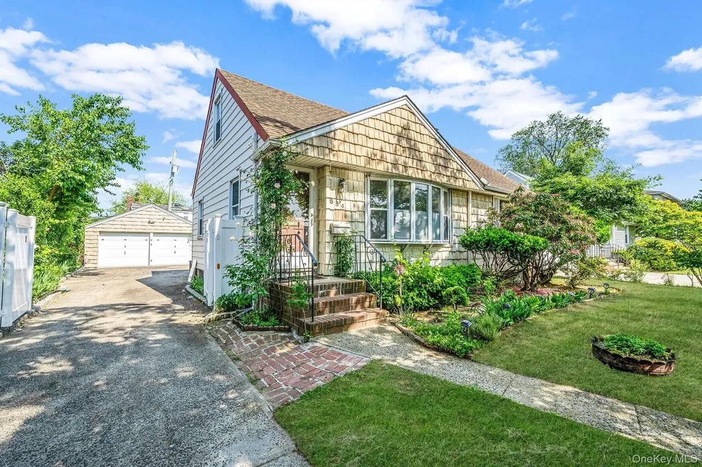 859 Franklin Avenue Valley Stream NY 11580