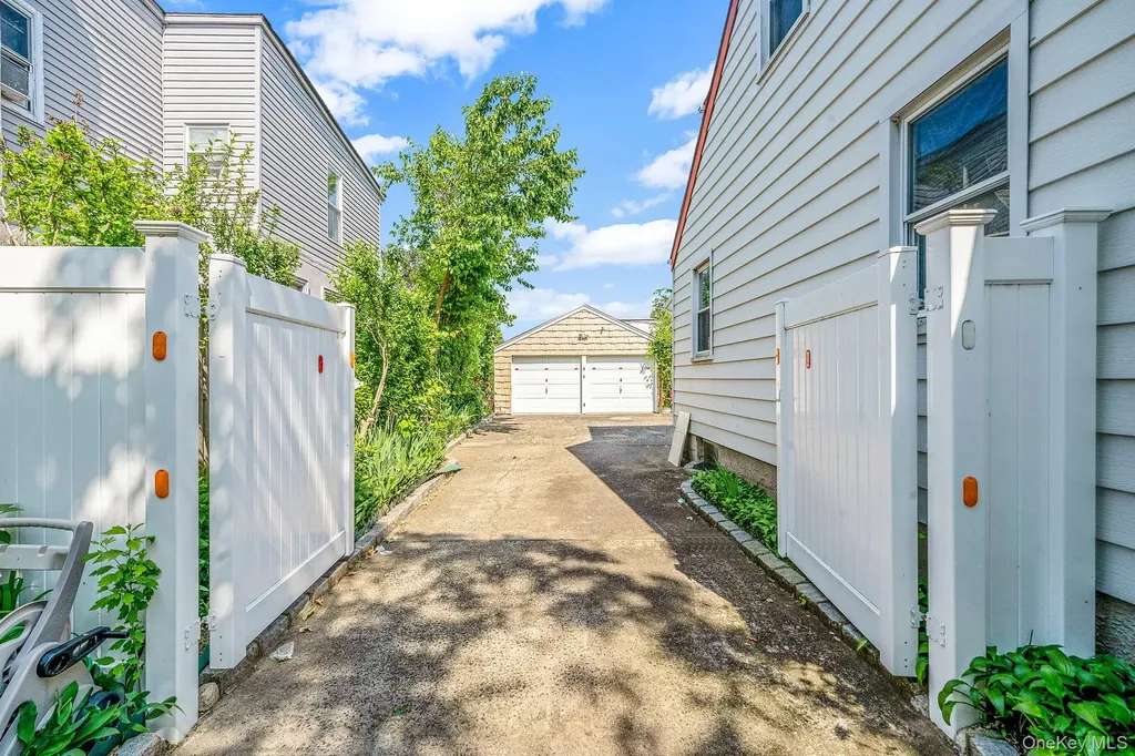 859 Franklin Avenue Valley Stream NY 11580