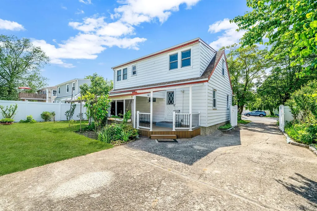 859 Franklin Avenue Valley Stream NY 11580