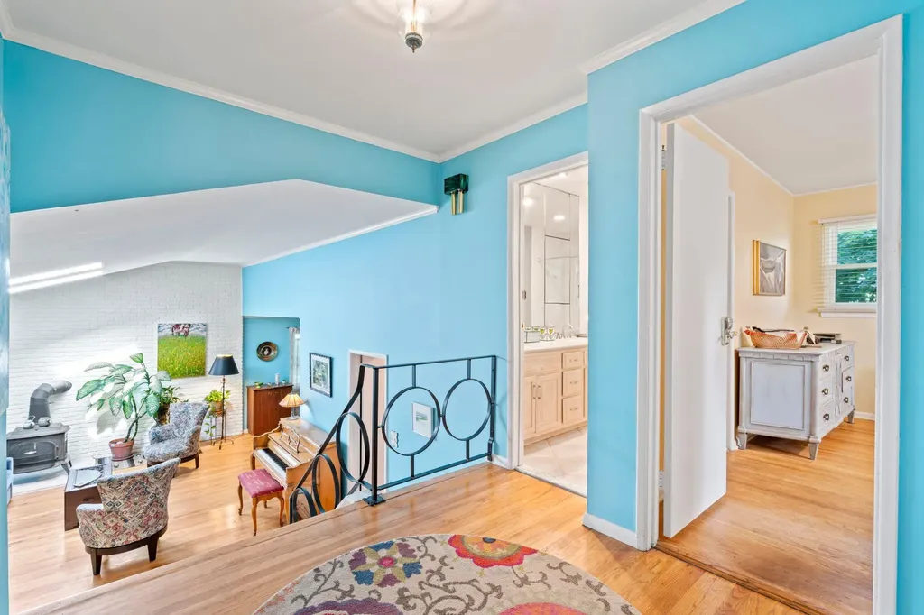 9 Brookside Drive Huntington NY 11743