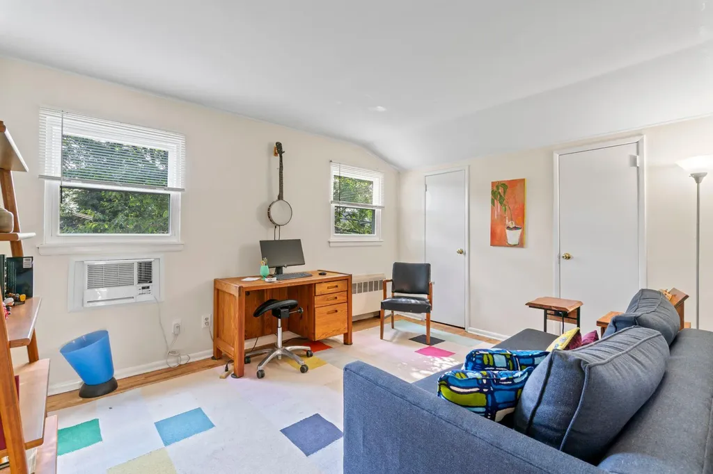 9 Brookside Drive Huntington NY 11743