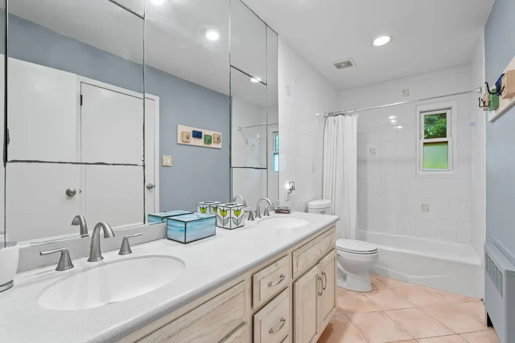 9 Brookside Drive Huntington NY 11743