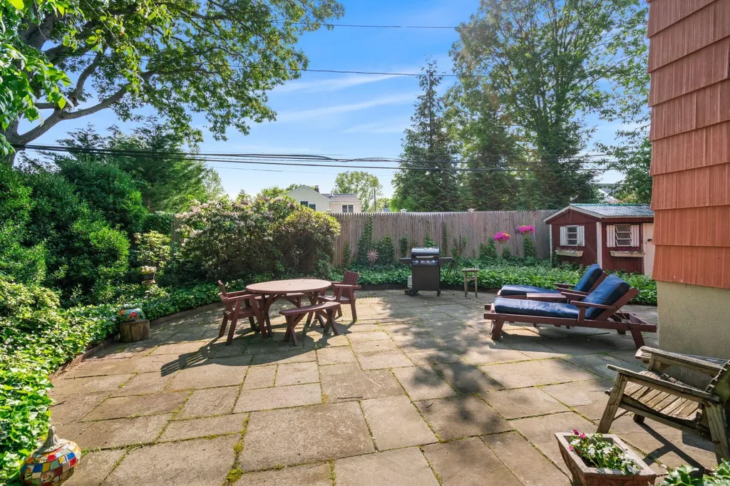 9 Brookside Drive Huntington NY 11743