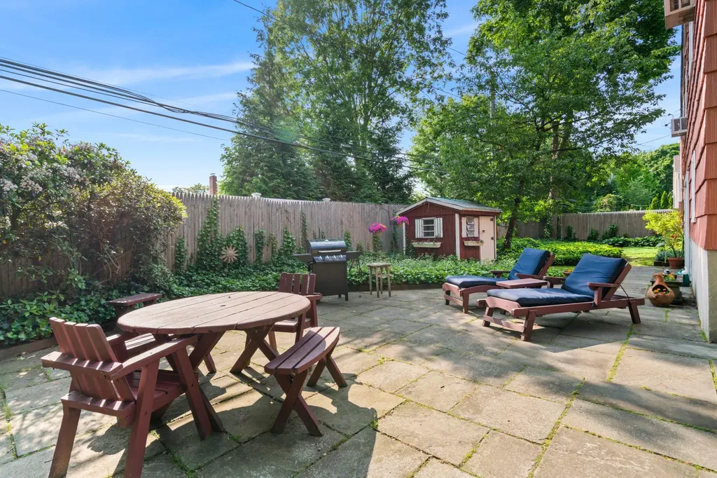 9 Brookside Drive Huntington NY 11743