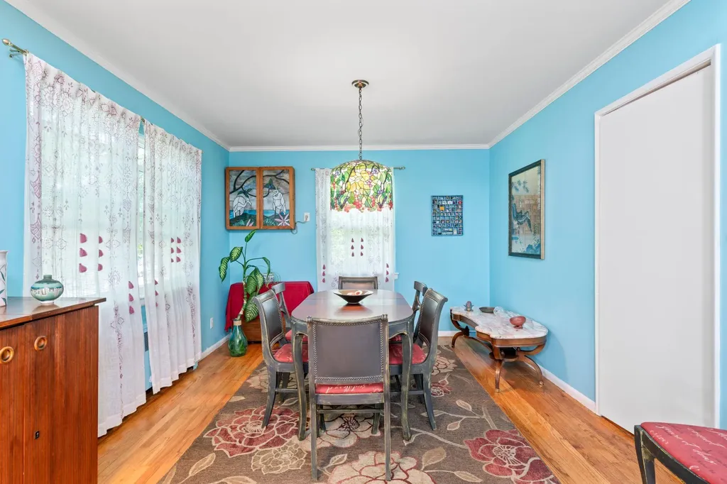 9 Brookside Drive Huntington NY 11743