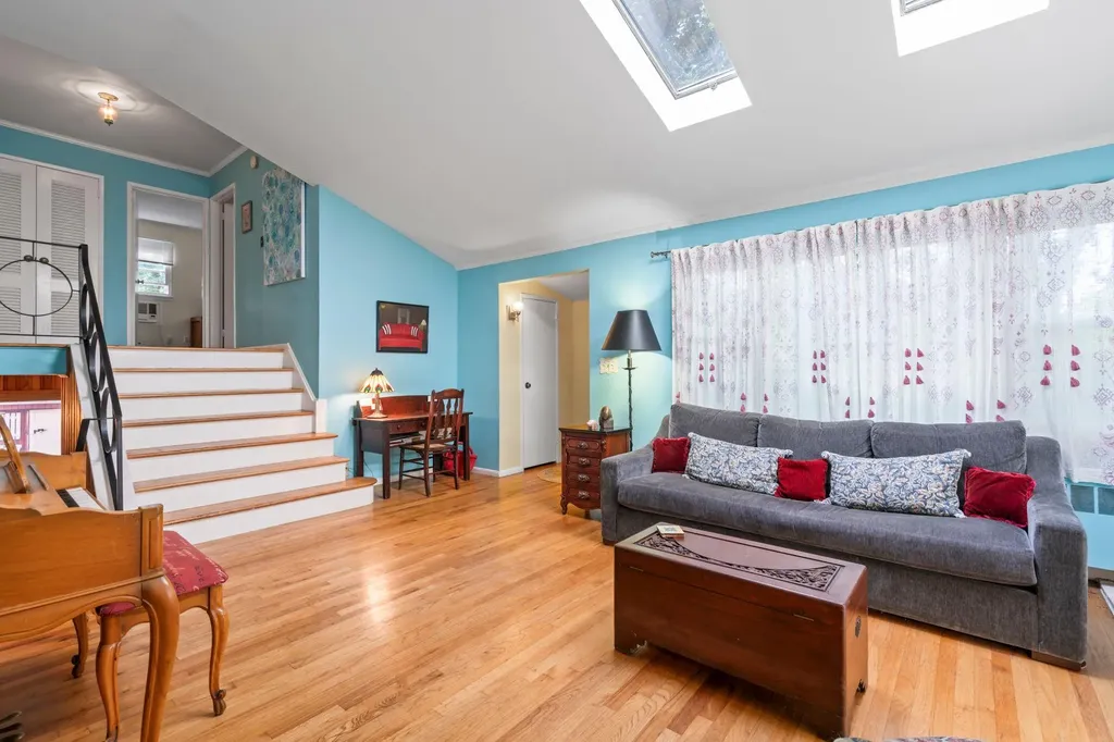 9 Brookside Drive Huntington NY 11743