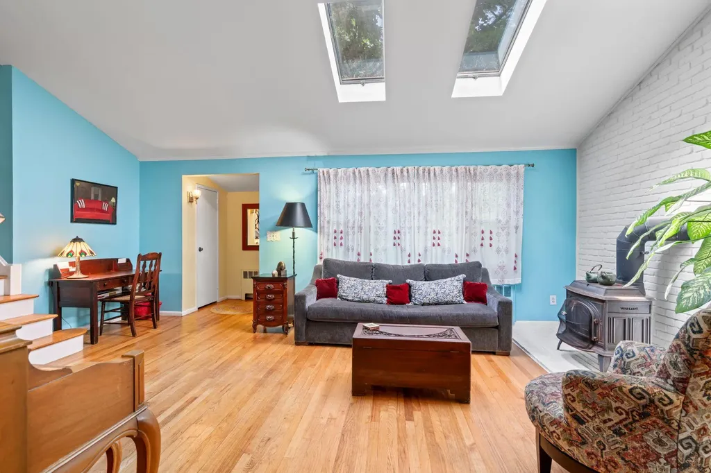 9 Brookside Drive Huntington NY 11743