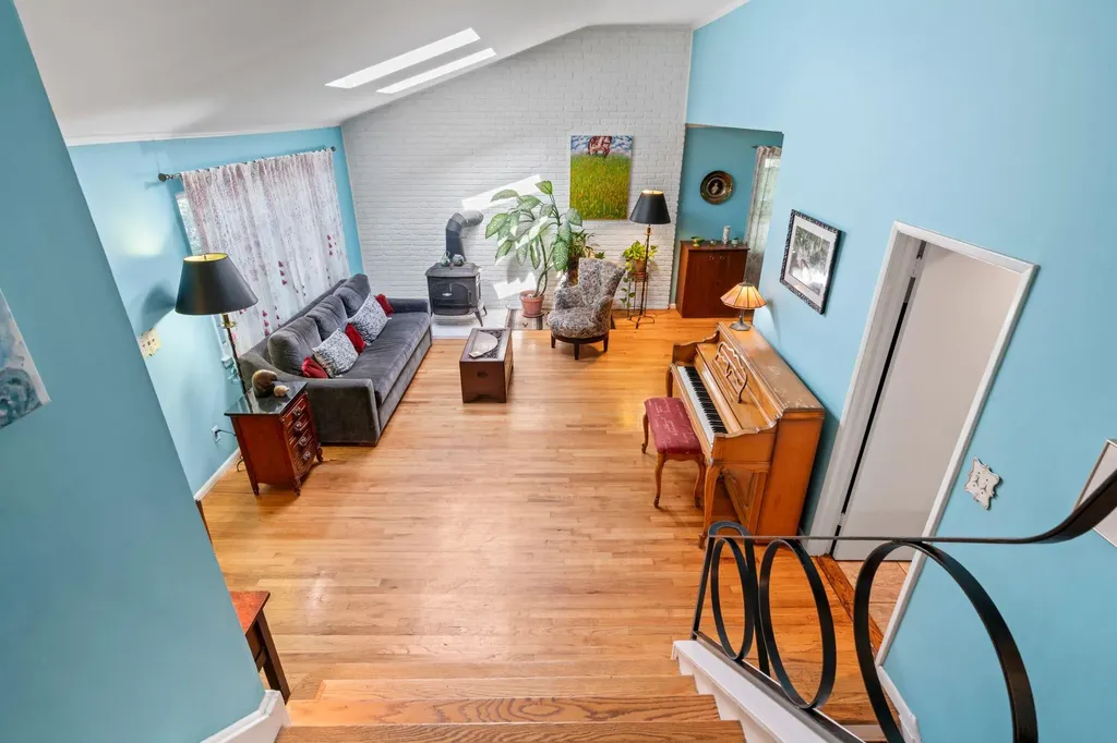 9 Brookside Drive Huntington NY 11743