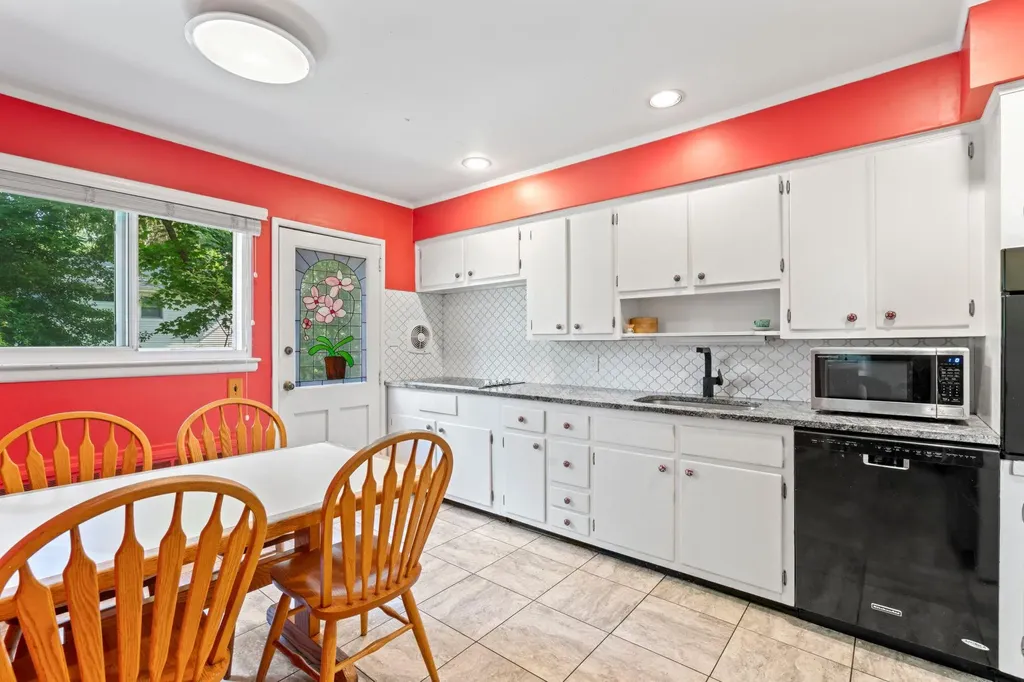 9 Brookside Drive Huntington NY 11743