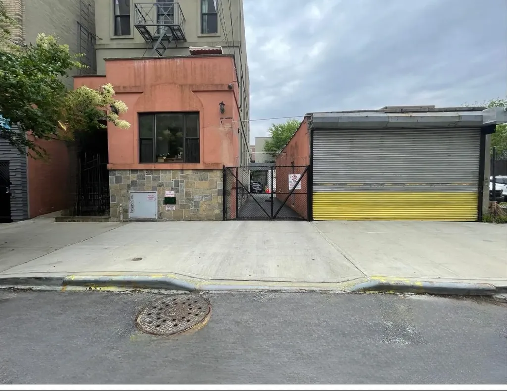 554 E 191st Street Bronx NY 10458