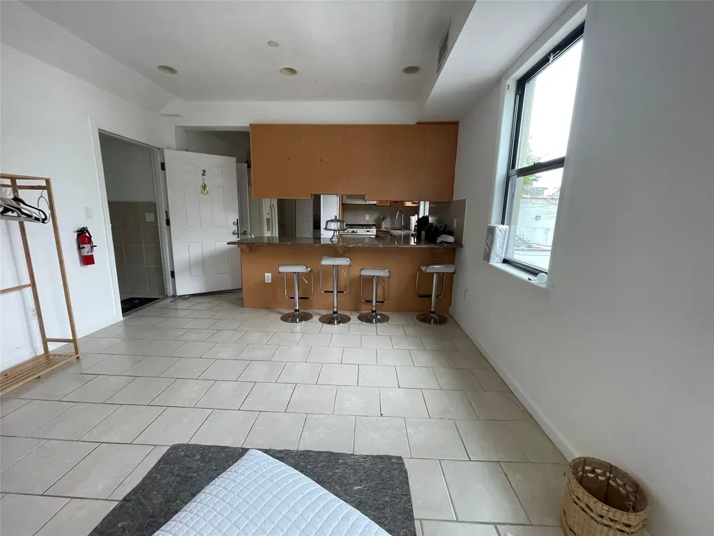 554 E 191st Street Bronx NY 10458