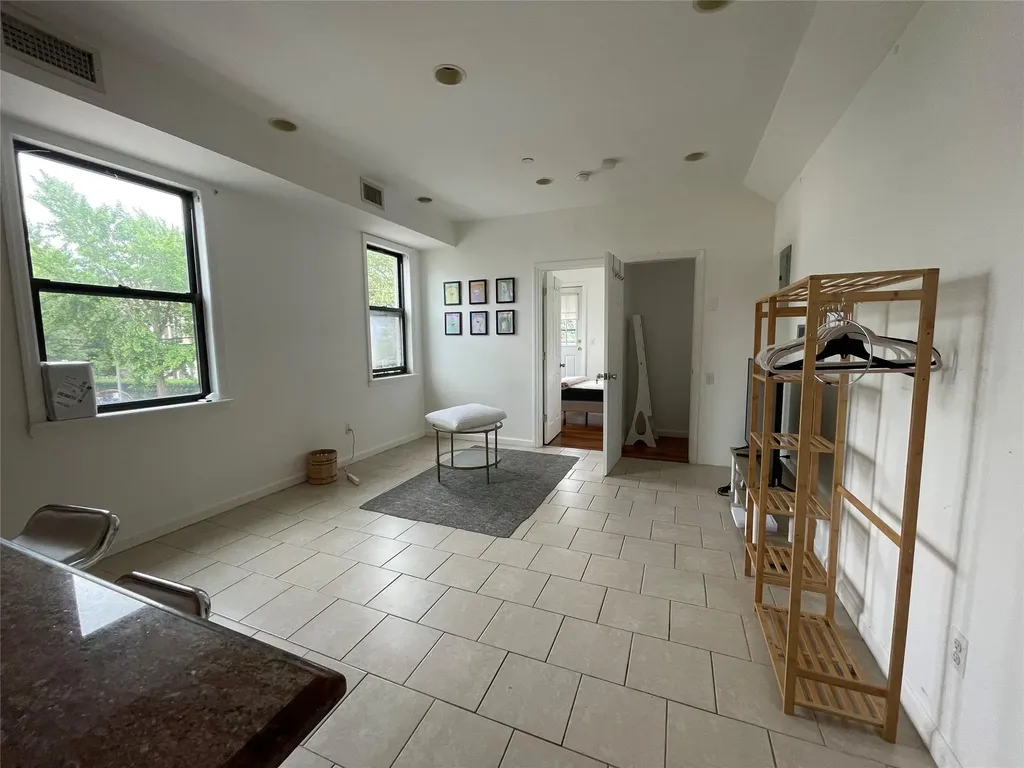 554 E 191st Street Bronx NY 10458