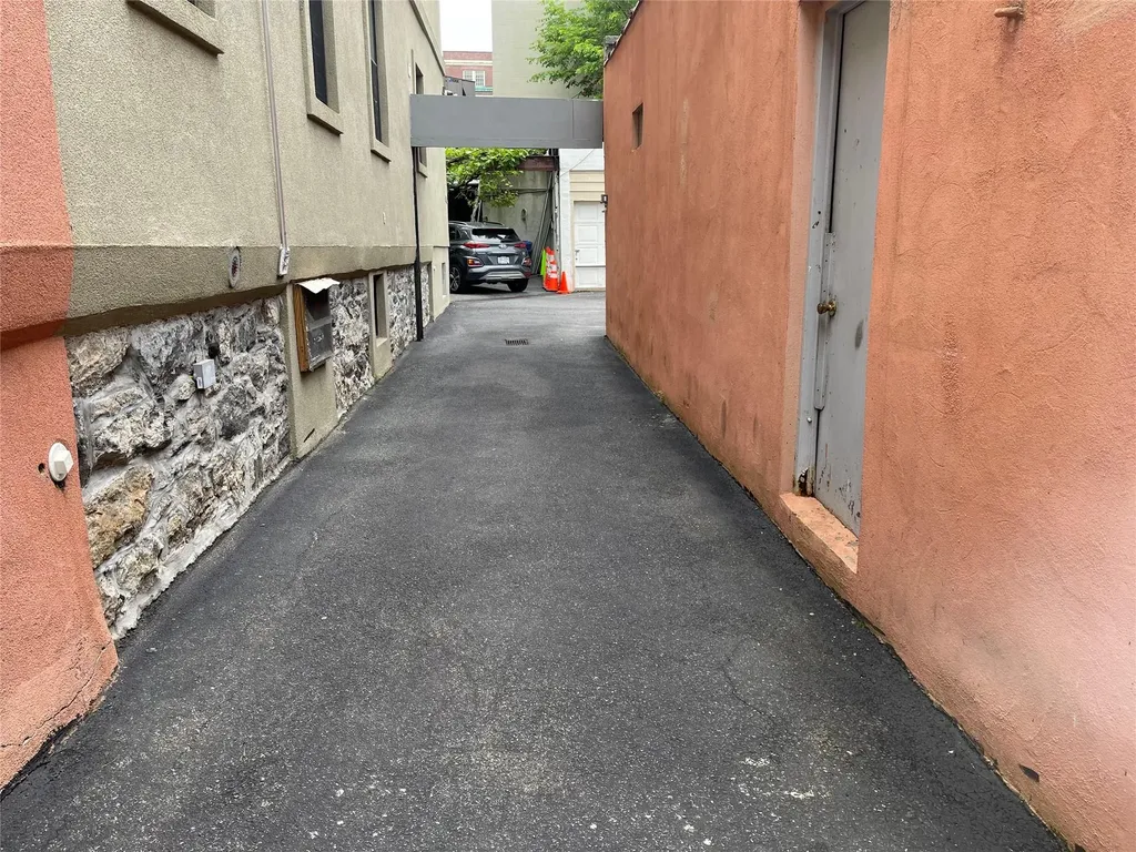 554 E 191st Street Bronx NY 10458