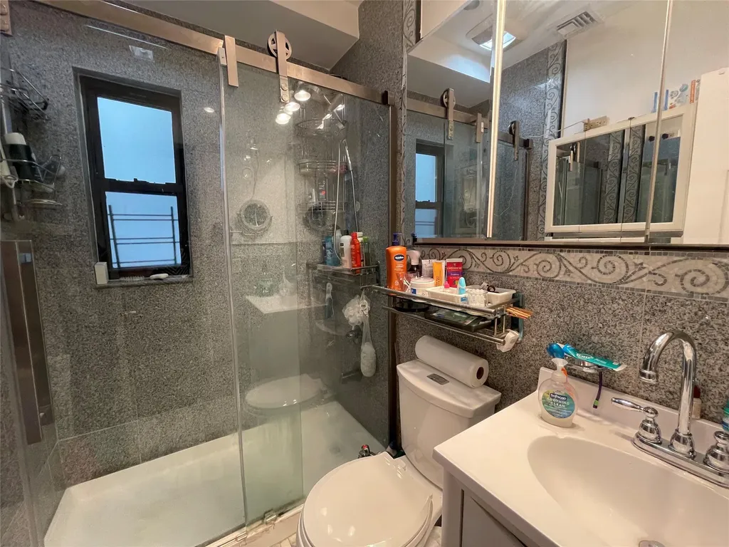 554 E 191st Street Bronx NY 10458