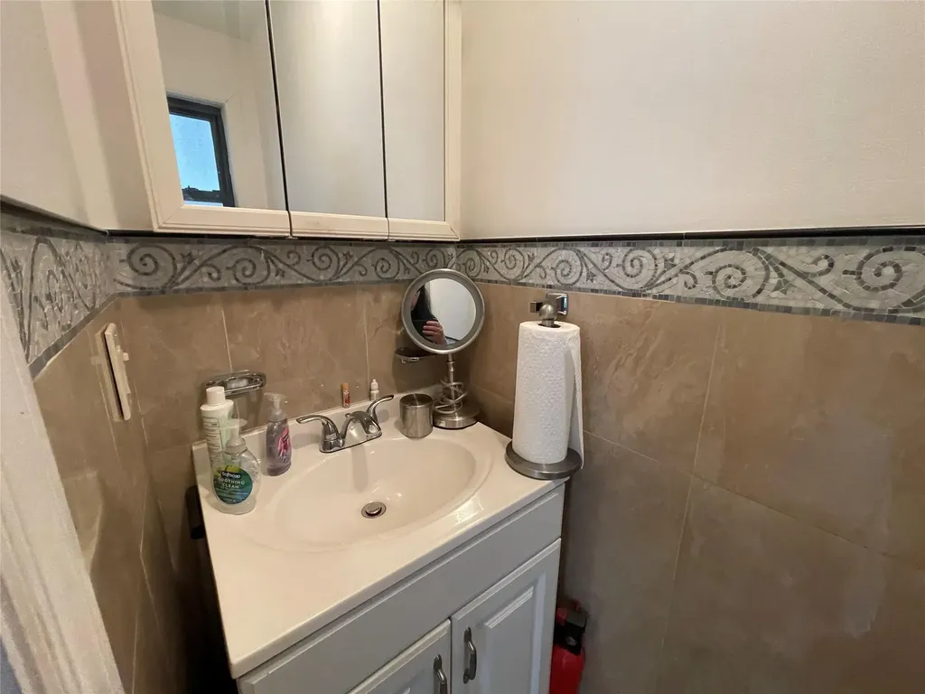 554 E 191st Street Bronx NY 10458