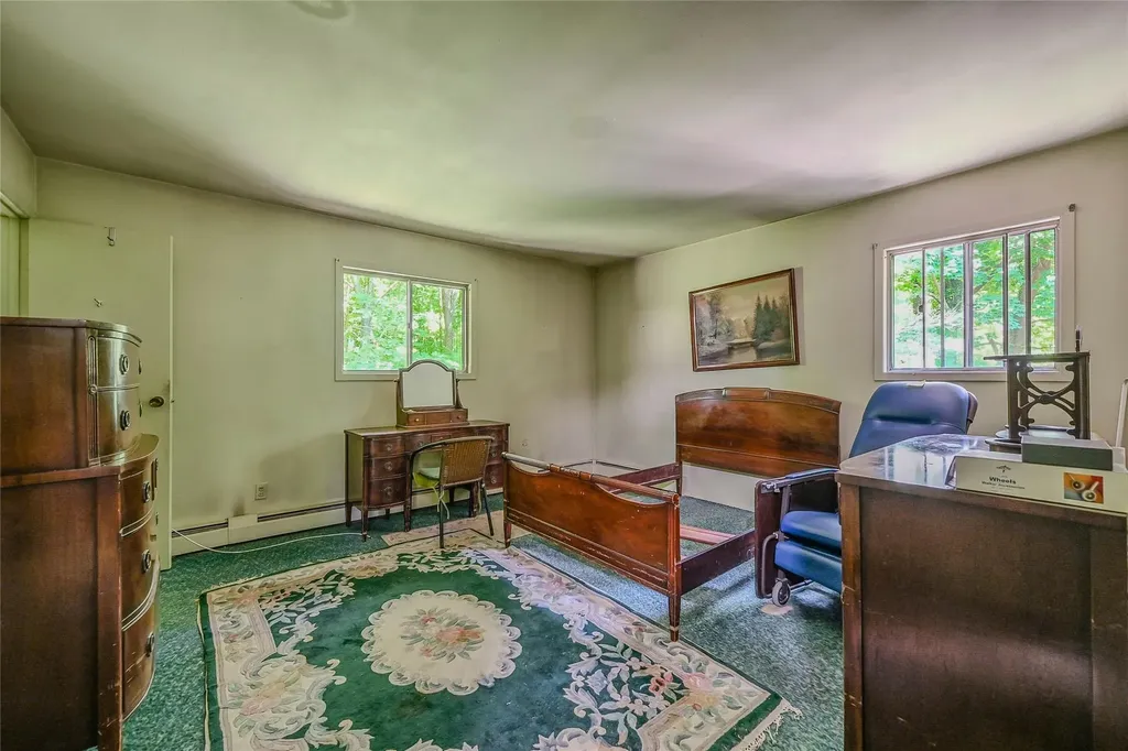 10 Moonedge Road Northport NY 11768