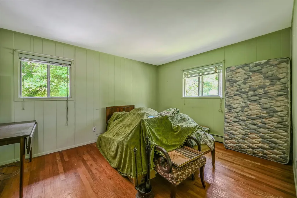 10 Moonedge Road Northport NY 11768