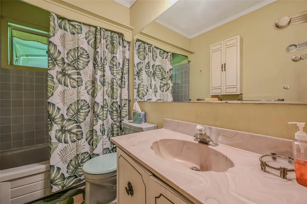10 Moonedge Road Northport NY 11768