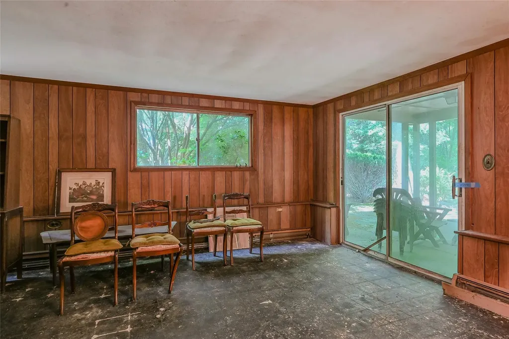 10 Moonedge Road Northport NY 11768