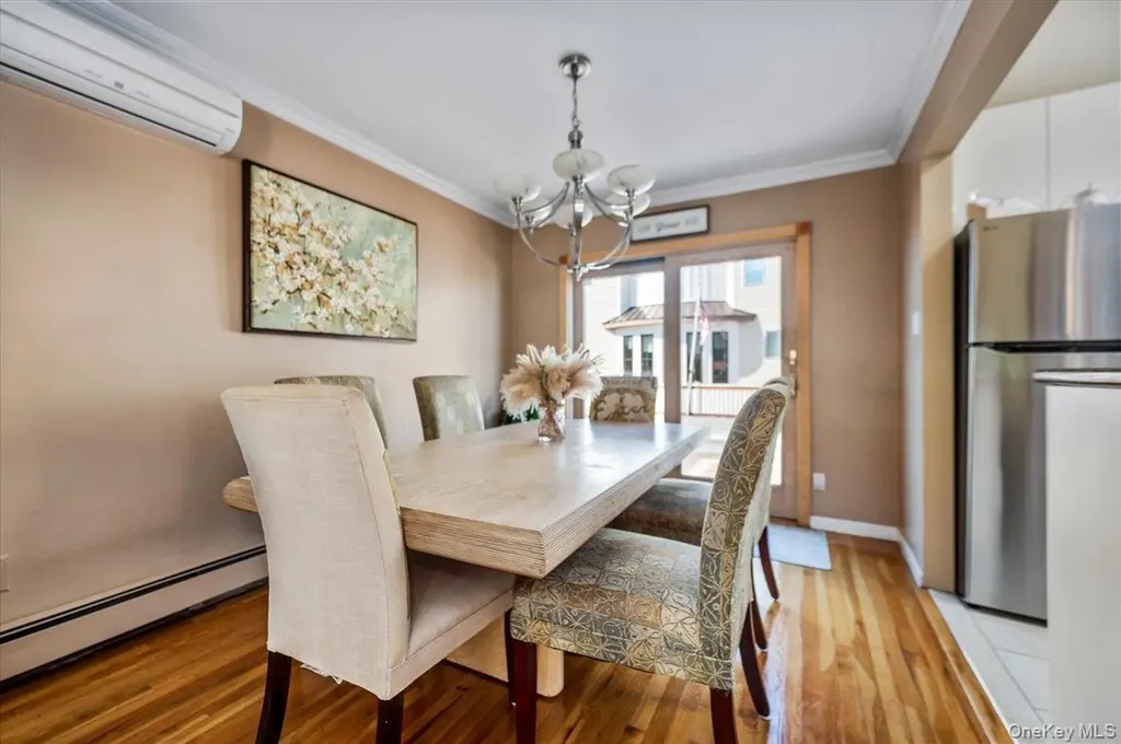 22 Cheshire Road Inwood NY 11096