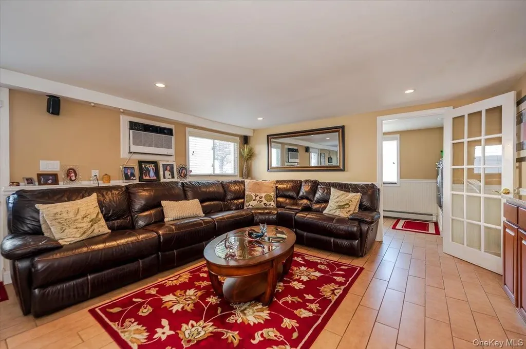 22 Cheshire Road Inwood NY 11096