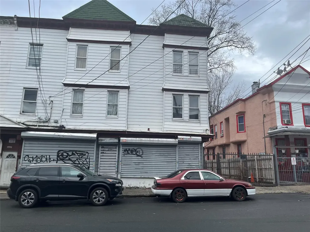 3927 Barnes Avenue Bronx NY 10466