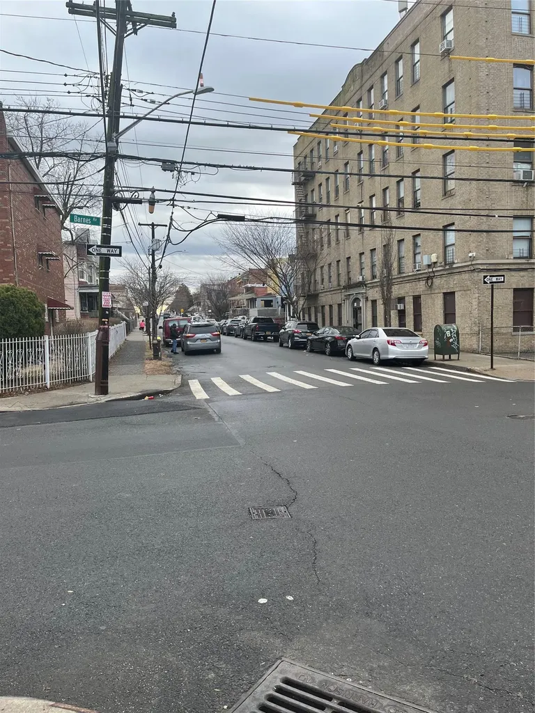 3927 Barnes Avenue Bronx NY 10466