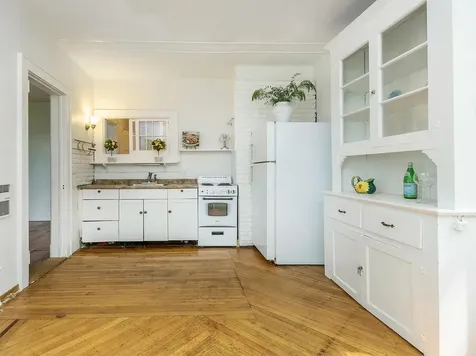 42 Central Avenue Sea Cliff NY 11579
