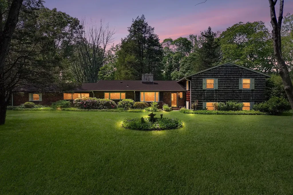 31 Saw Mill Road Cold Spring Harbor NY 11724