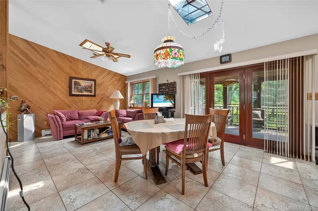 83 Dosen Road Middletown NY 10940